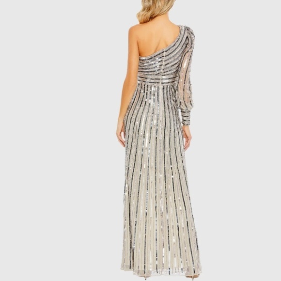 NWT | Mac Duggal 10793 Platinum Asymmetrical Shoulder Sequin Gown Size 2 - Picture 5 of 16